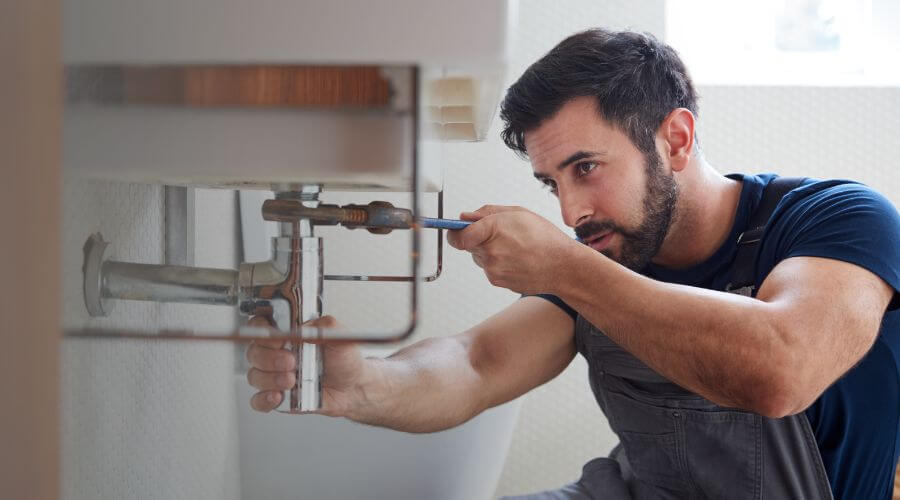 Faucet aerator cleaning/replacement in Viola, AR